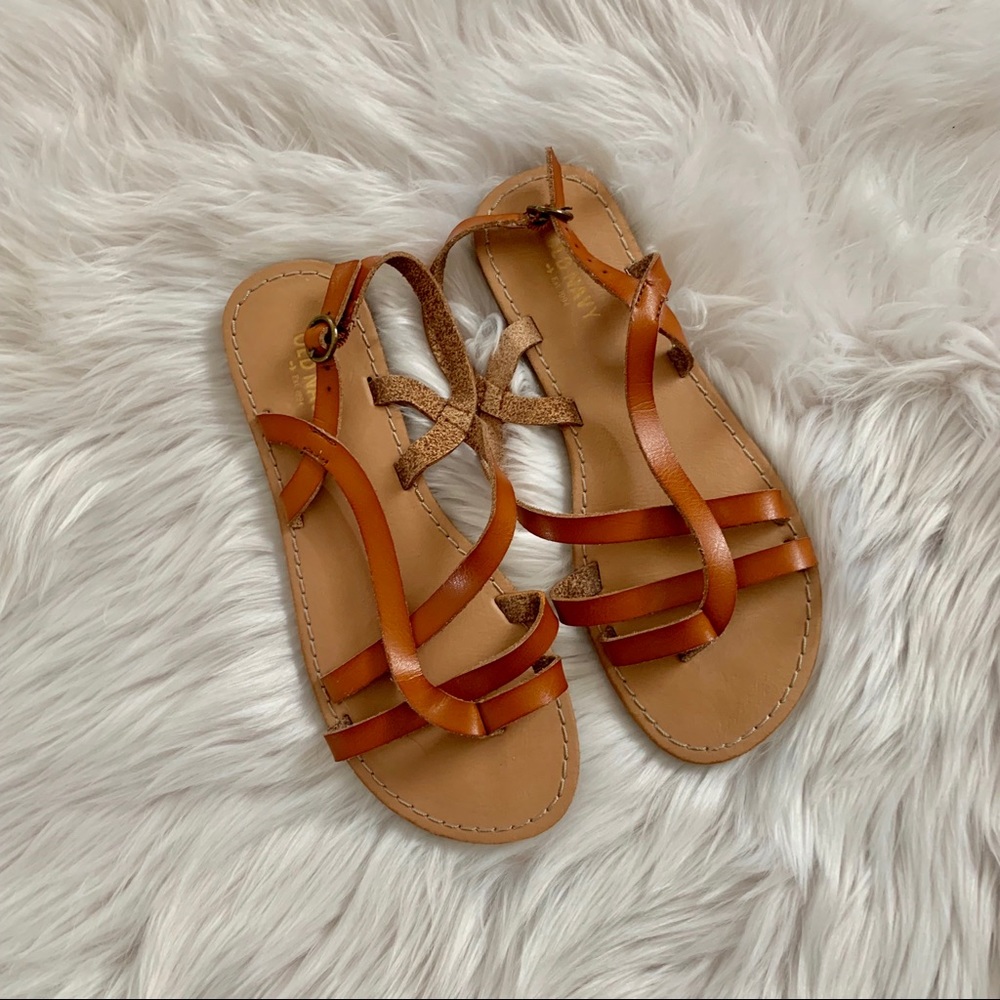Never worn Old Navy brown faux leather sandals, 6